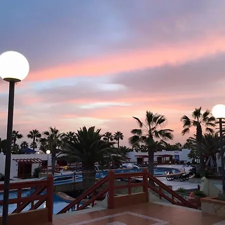 카스티요 클럽 레이크 2* 칼레타데푸스테